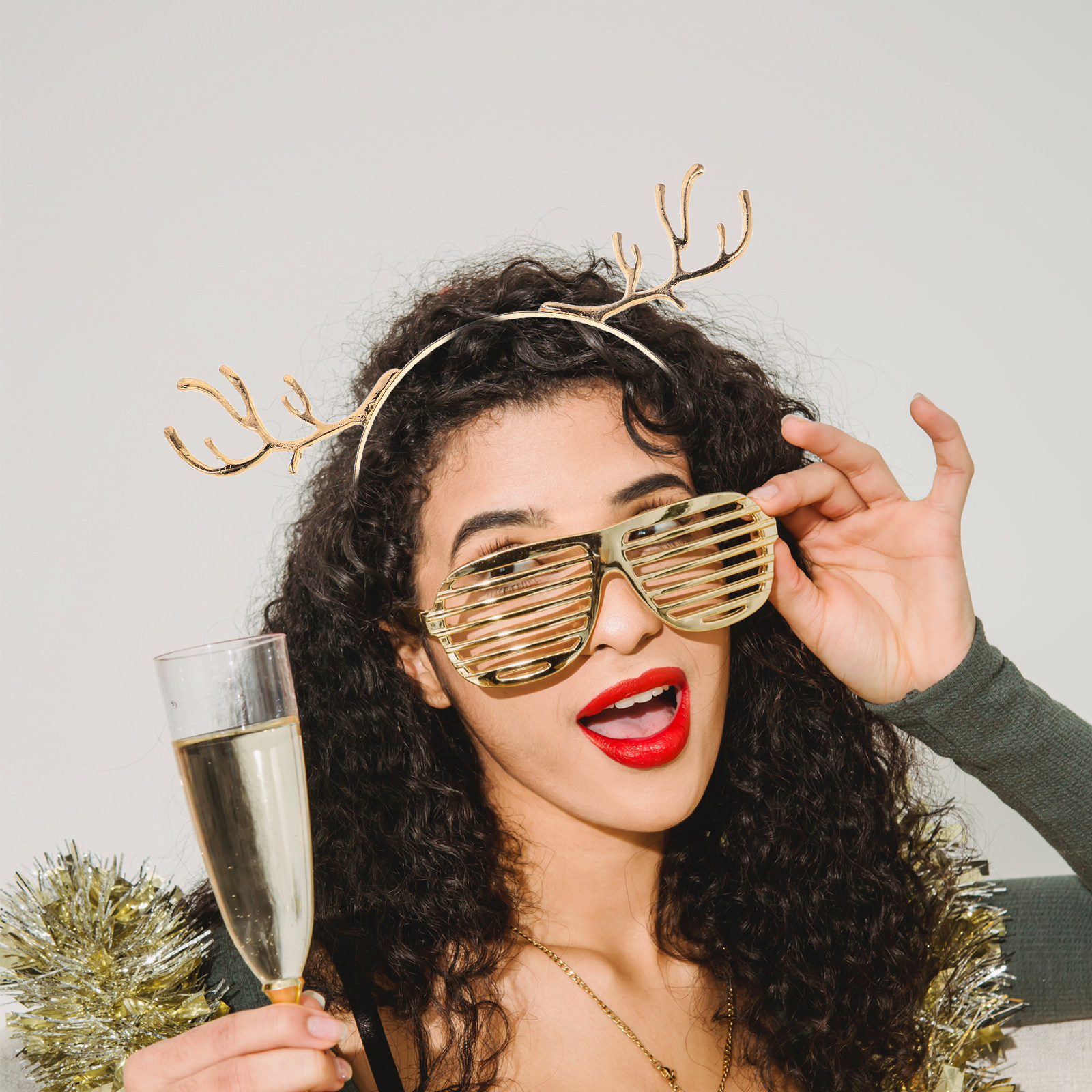 3Pcs Cute Reindeer Antler Head - مراجعة Reindeer Antlers Headband وسعره
