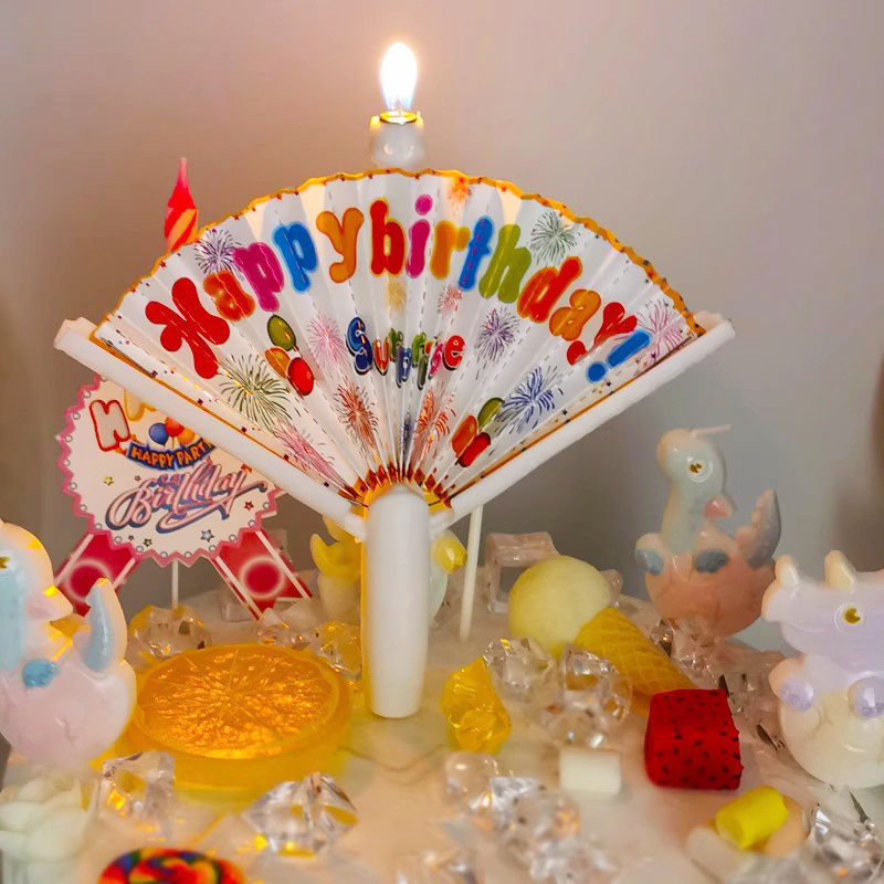 Vibrant Multi Color Automatic  - مراجعة Holiday Candle Set وسعره